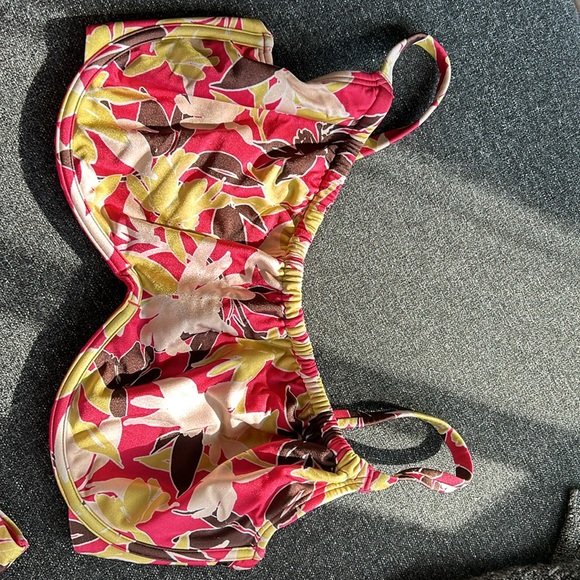 Abercrombie two pieces swimsuit - Picture 3 of 8